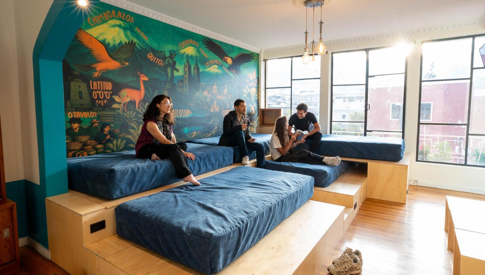 Community Hostel Кито Экстерьер фото